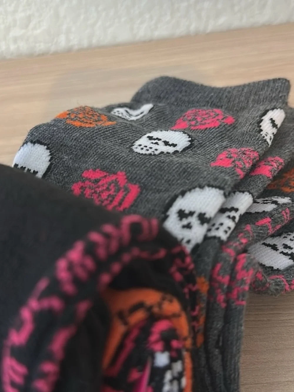NWT Betsy Johnson Halloween Skull Socks 3 pairs